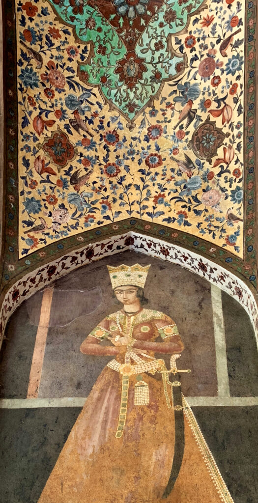 نقاشی شاهزاده قاجار، عباس میرزا در باغ فین کاشان - عکس از عباس ملک حسینی